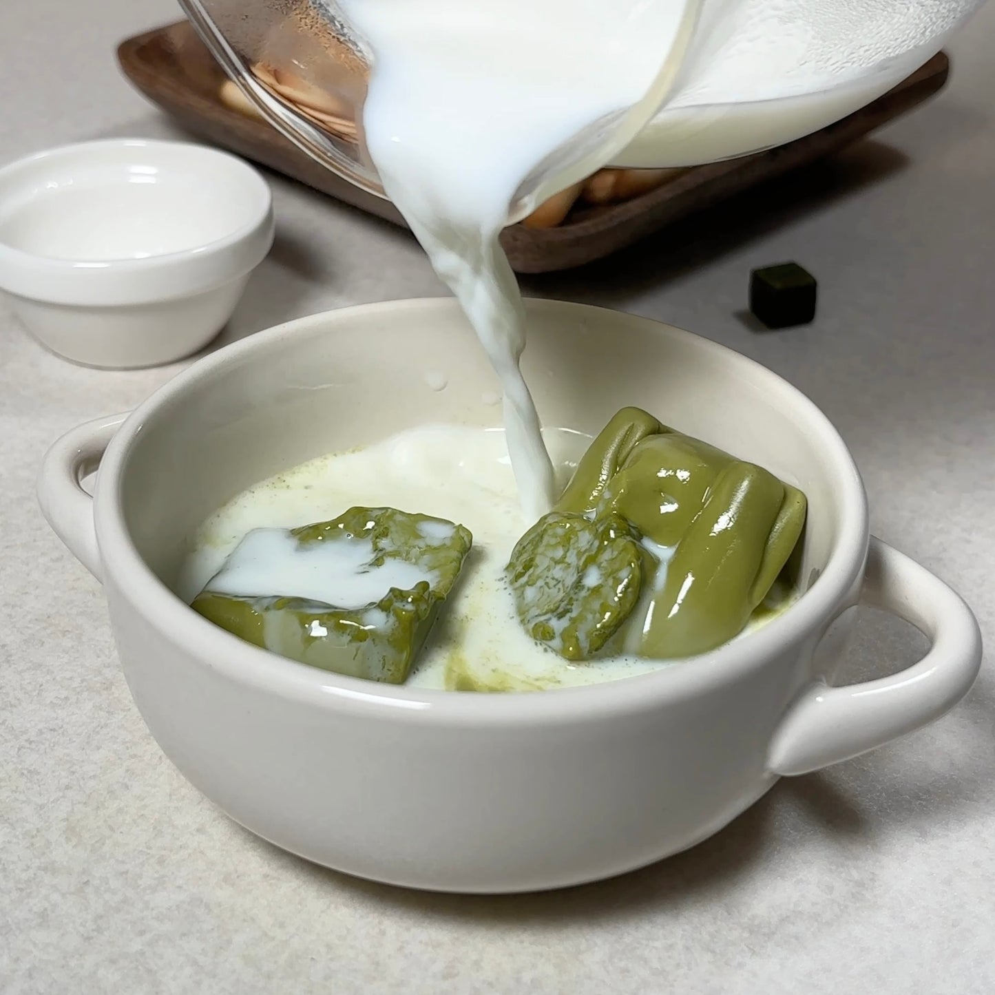 チャバコアラと茶箱