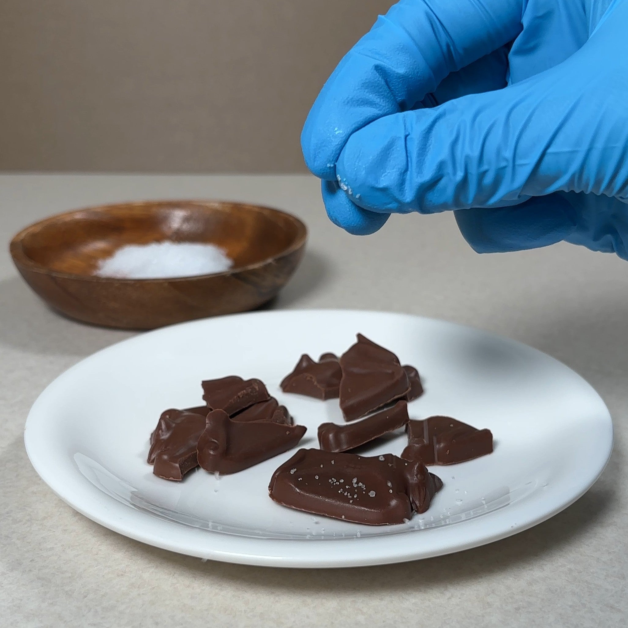 キャラメルモモンガの兄弟 – Qrazy Chocolate